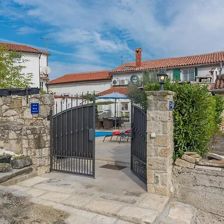 Casa Maura